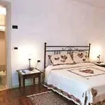 Πανσιόν Casa Del Miele 3*