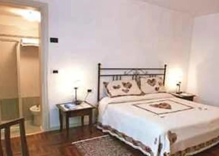 Affittacamere Casa Del Miele 3*